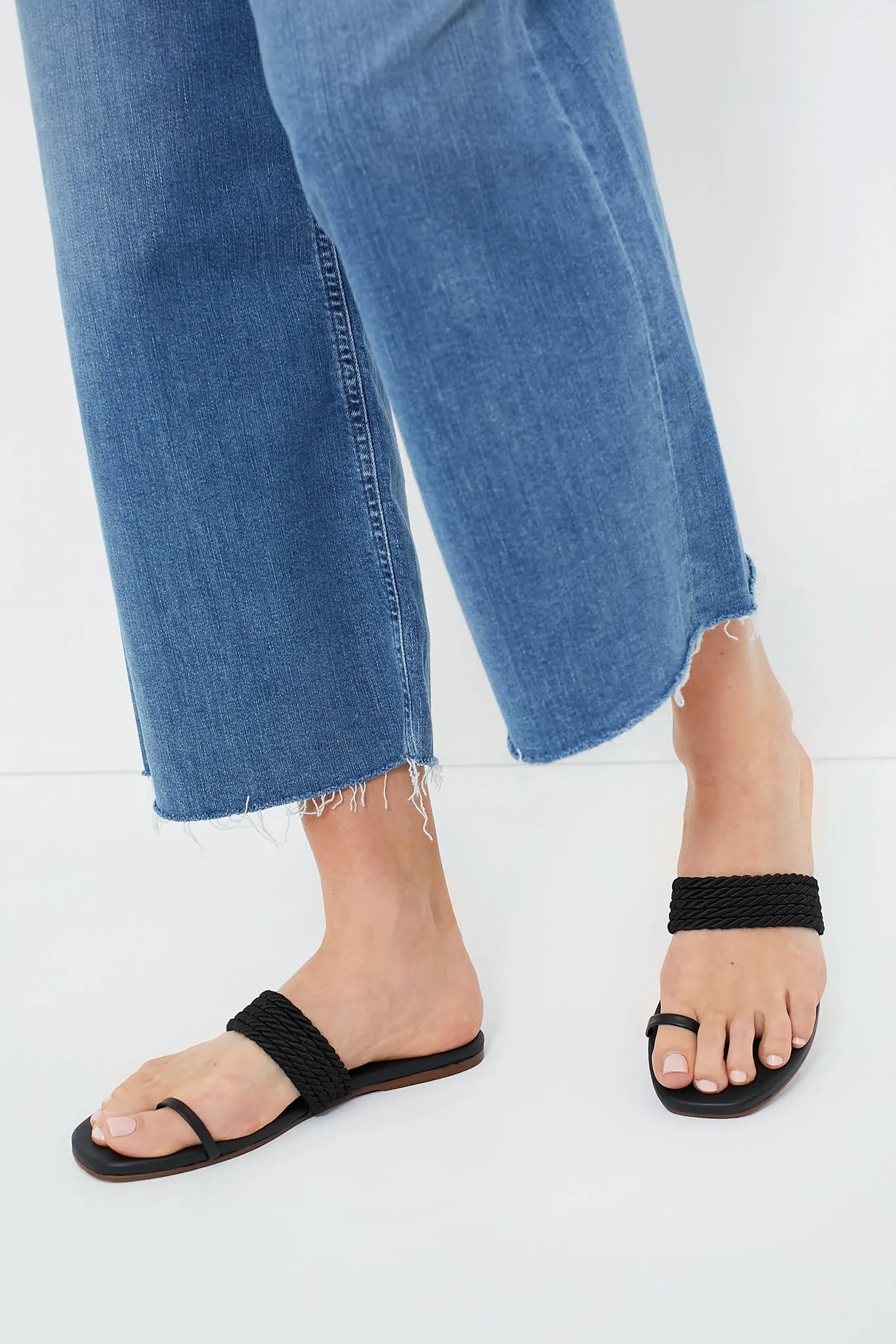 Black Banderas Toe Ring Sandal